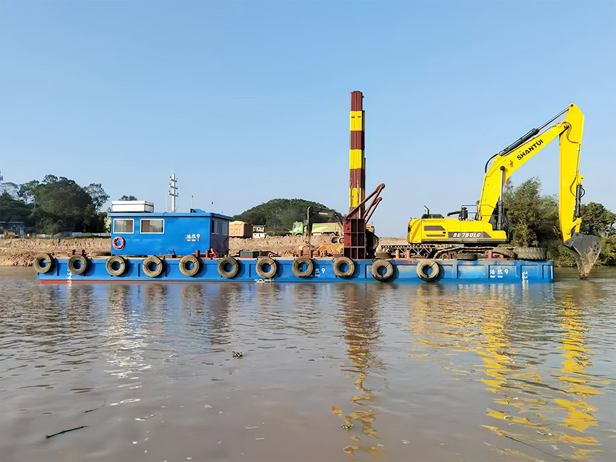 挖掘機浮船現(xiàn)場案例